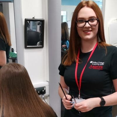 Hairdressing student