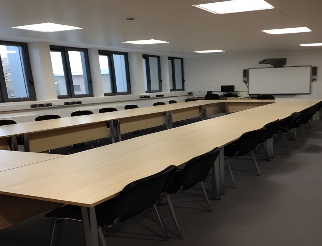 Hampton Suite boardroom style