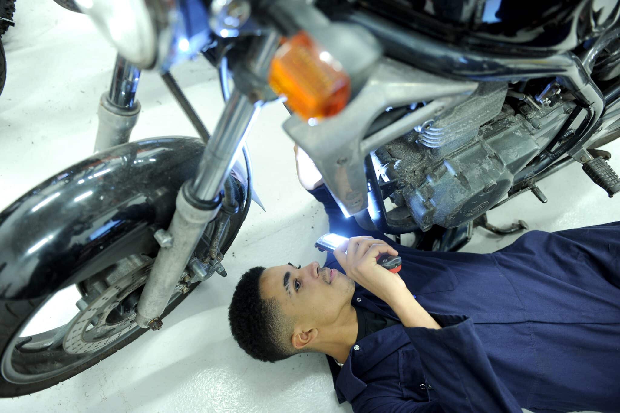 Motor Vehicle courses seal industry approval