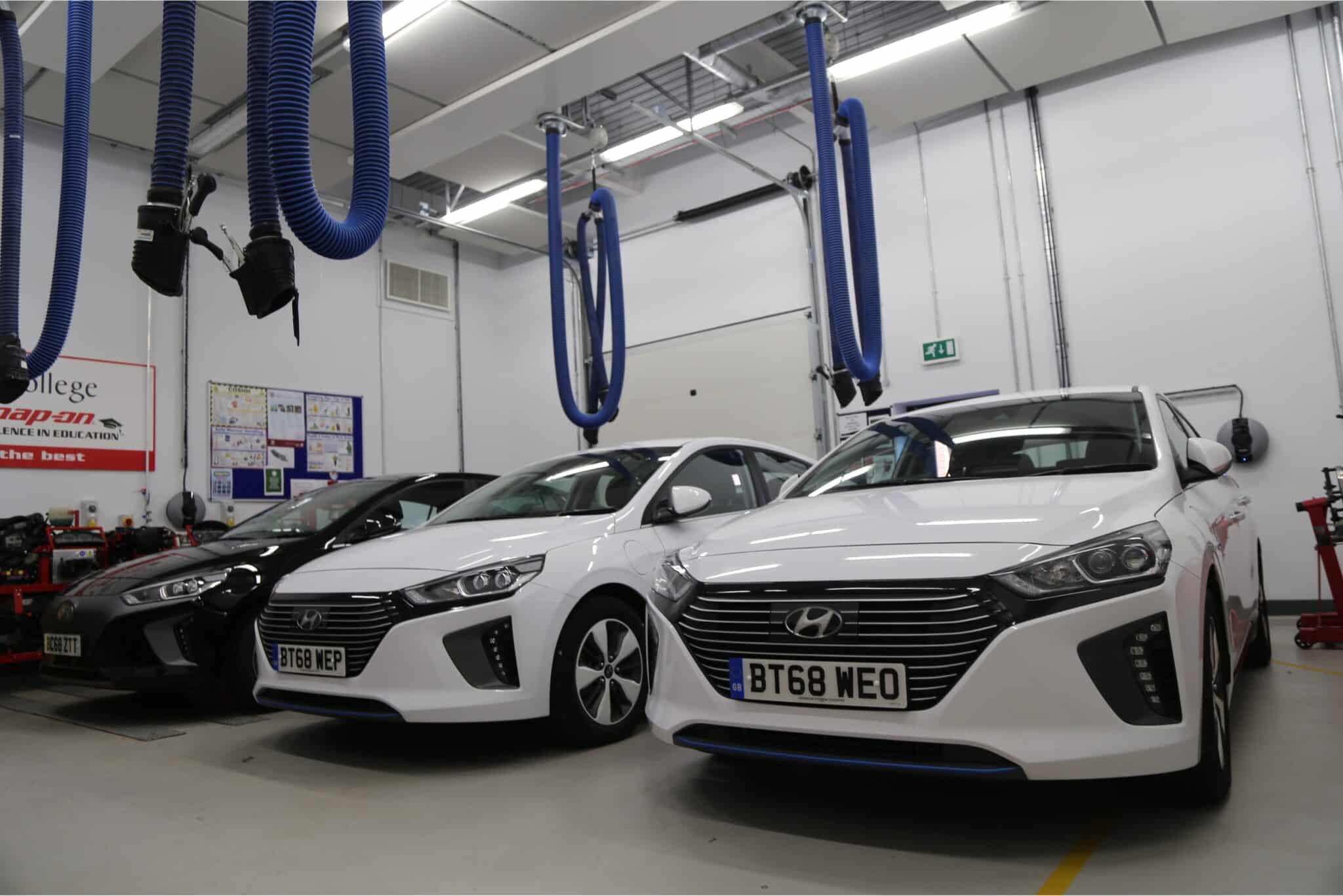 Motor Vehicle courses seal industry approval