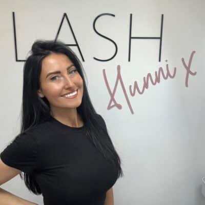 Laura with her Lash Hunni branding