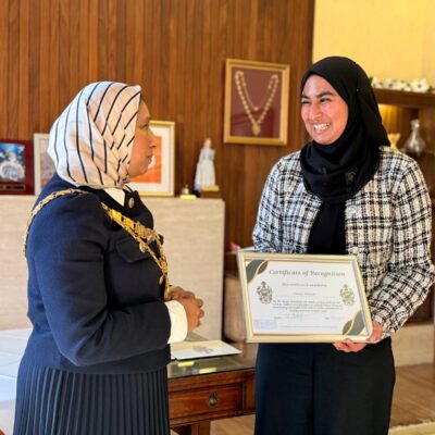 hayaat smiling at mayor